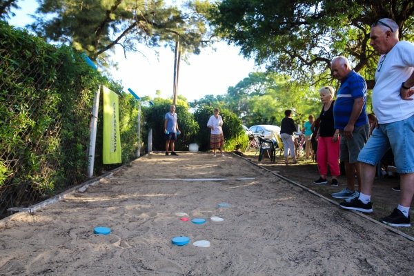 LOS ADULTOS MAYORES DISFRUTARON DE UN ENCUENTRO RECREATIVO