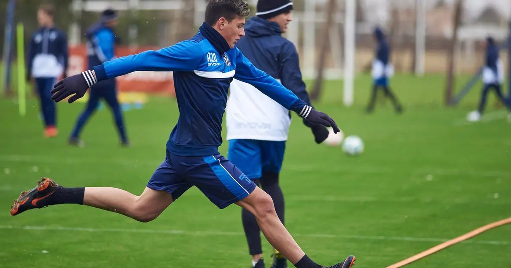 “Estoy viviendo un sueño”: la felicidad del juvenil Tomás Kummer por su presente en Talleres 63c34489512e5.jpeg