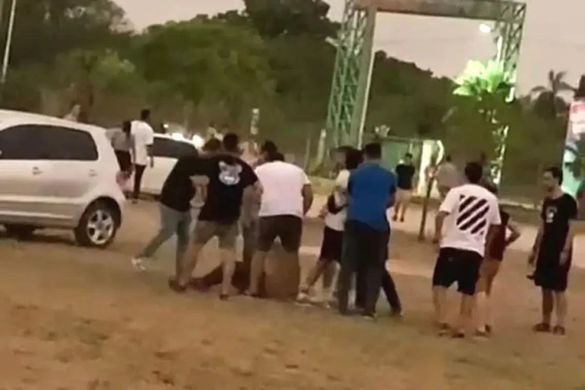 Corrientes, un grupo de rugbiers atacó a un joven a la salida del corsódromo