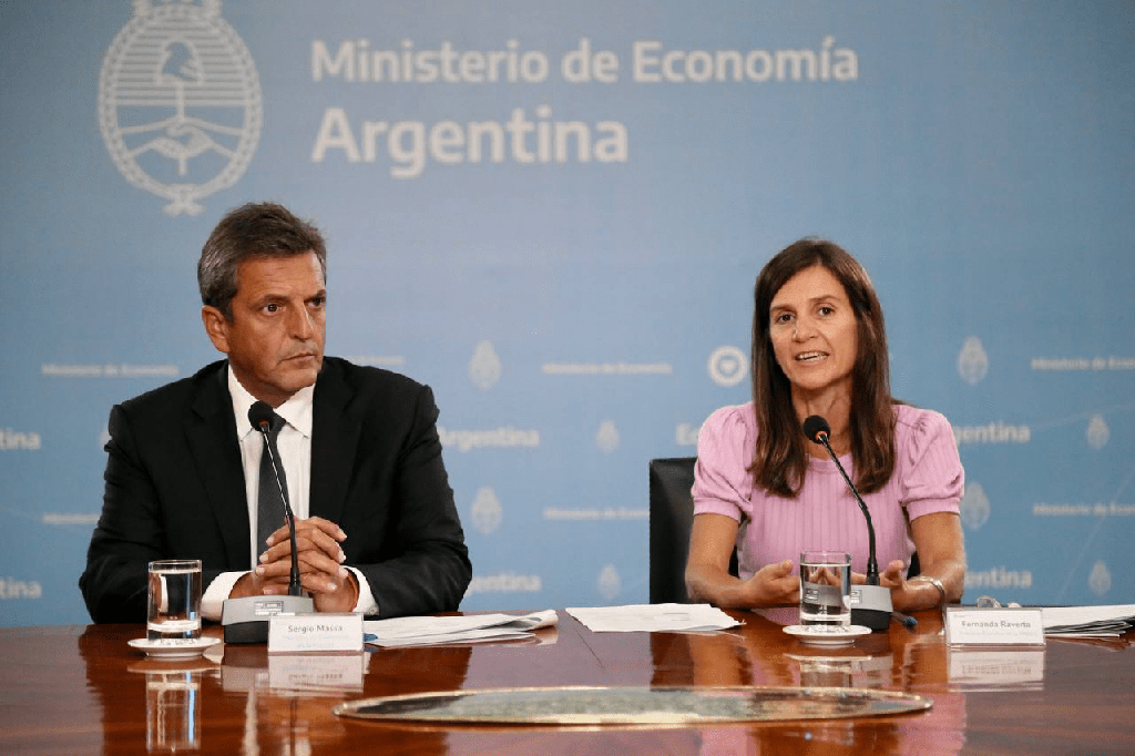 Fernanda Raverta y Sergio Massa