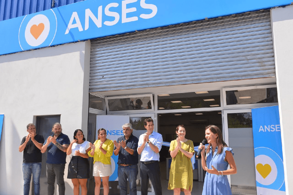 Fernanda Raverta y Wado de Pedro