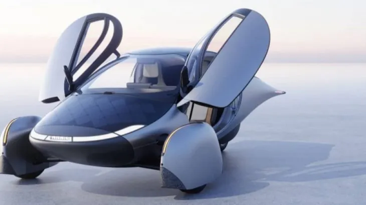 Lanzan un auto de tres ruedas que se carga con el sol