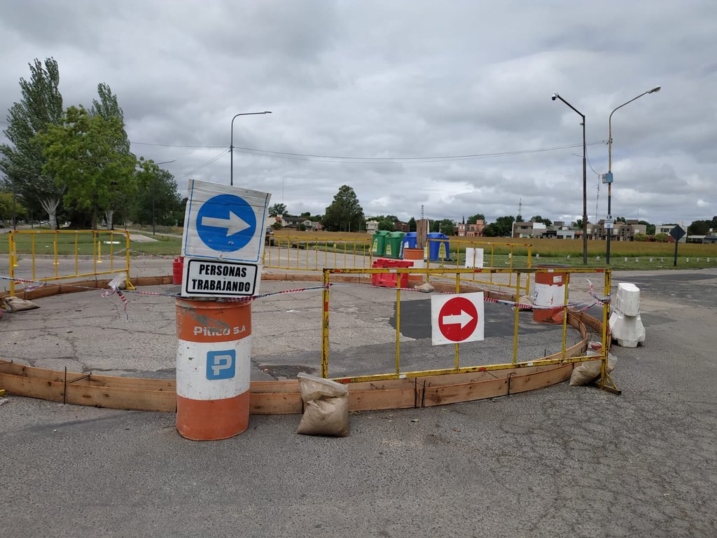 SEGURIDAD VIAL, NUEVA ROTONDA EN ESCRIBANO Y MACHADO