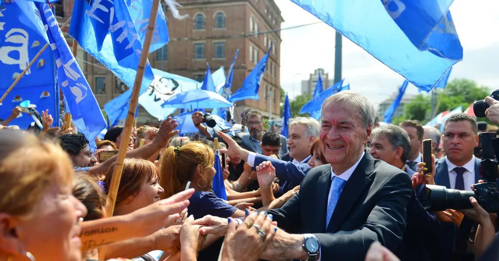 Schiaretti y el arte de estirar el poder 63daff99545f0.jpeg