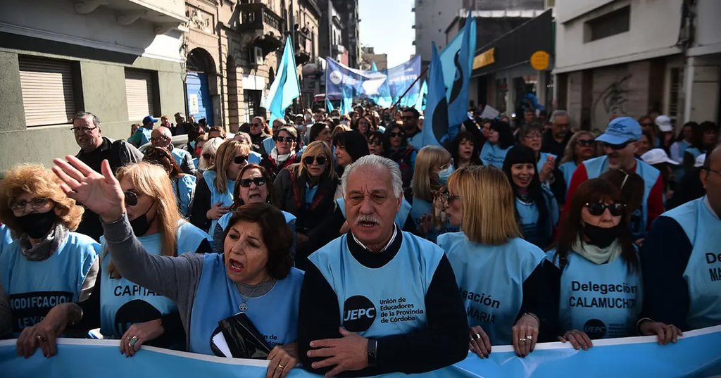 Sin primer día de clases: UEPC anunció paro y se retomaría la paritaria el martes 63f8008befc06.jpeg