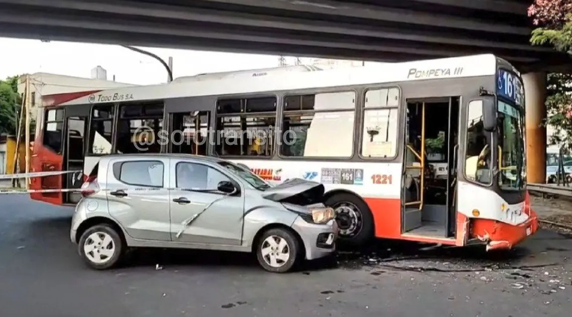 Persecución y choque con colectivo