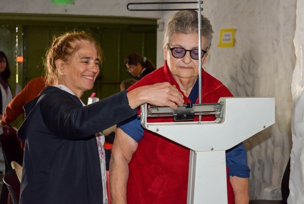 DESCENTRALIZACIÓN DE LA SALUD, JORNADA DE CONTROLES PARA ADULTOS MAYORES EN BARRIO JARDÍN
