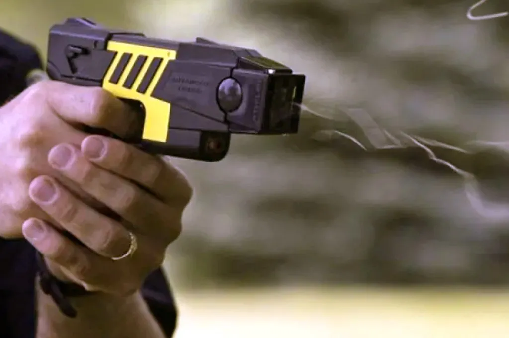 El Gobierno aprobó el uso de pistolas Taser
