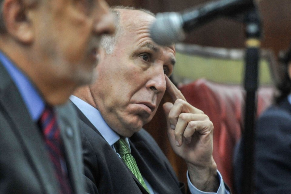 Guerra interna en la Corte