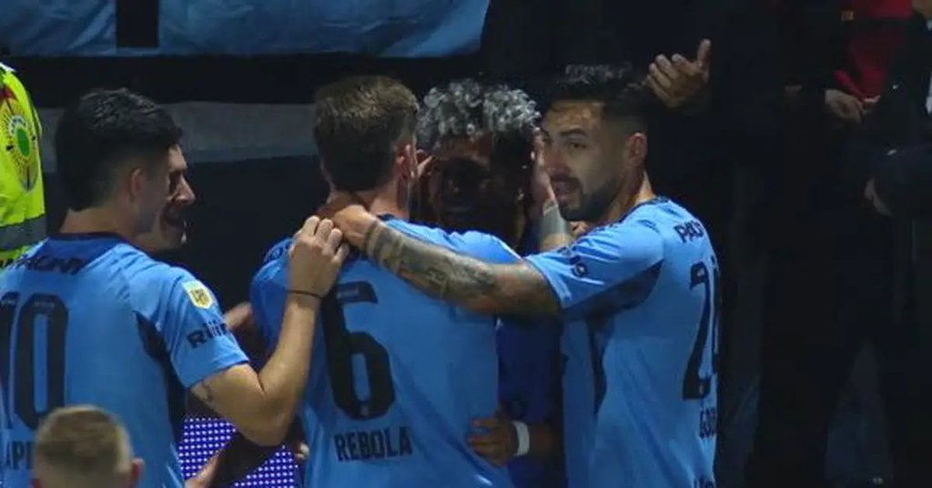 ¡Golazo! Diarte la agarró de zurda y metió el 2 0 de Belgrano a Huracán 643748c8e189e.jpeg