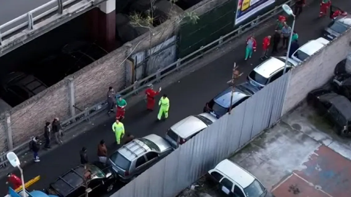 Un camión y 9 autos involucrados