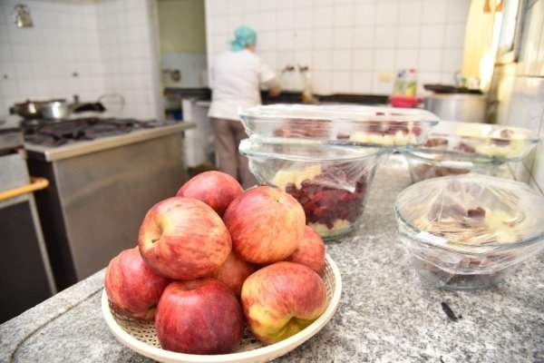 EL DOCTOR CUETO RÚA DIO UNA CHARLA MAGISTRAL SOBRE LA ALIMENTACIÓN