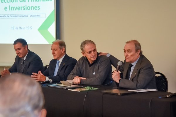 EL INTENDENTE GASTÓN PARTICIPÓ DE LA COMISIÓN CONSULTIVA DE LA CAJA DE SEGURIDAD SOCIAL