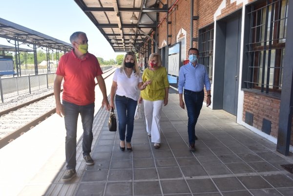 EL INTENDENTE JAVIER GASTÓN VISITÓ EL TREN SANITARIO