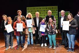 HOY CAMBIÓ LA VIDA DE 455 FAMILIAS QUE YA SON DUEÑAS DEFINITIVAS DE SUS HOGARES