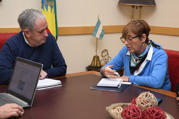 JAVIER GASTÓN FIRMÓ EL CONVENIO PARA QUE CHASCOMÚS SEA PARTE DEL PROGRAMA PUENTES