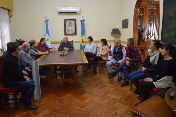 JAVIER GASTÓN SE REUNIÓ CON INTEGRANTES DE LA COMUNIDAD JAPONESA