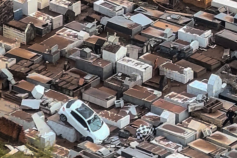 Son 11 los muertos y hay 18 desaparecidos por el ciclón extratropical en Brasil