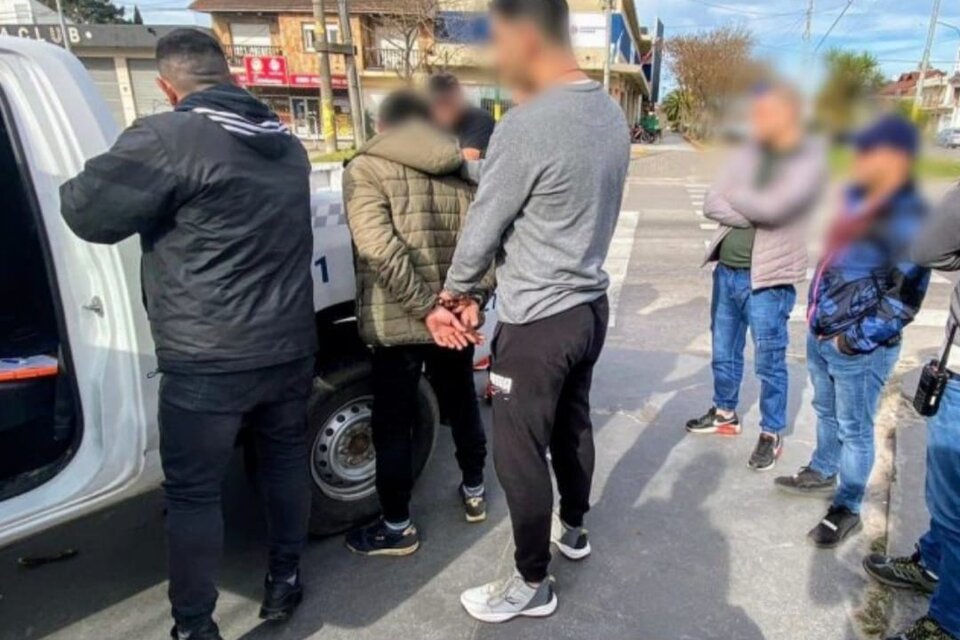 Hallan un cuerpo semicarbonizado y enterrado en una casa en Mar del Plata