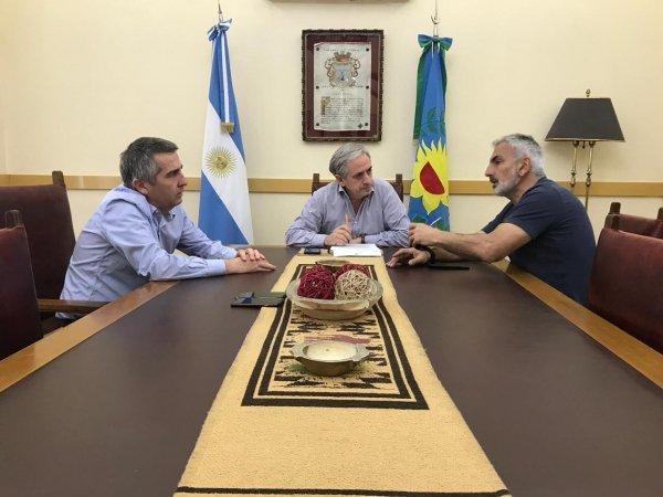 JAVIER GASTÓN SE REUNIÓ CON REPRESENTANTES DEL COLEGIO DE FARMACÉUTICOS