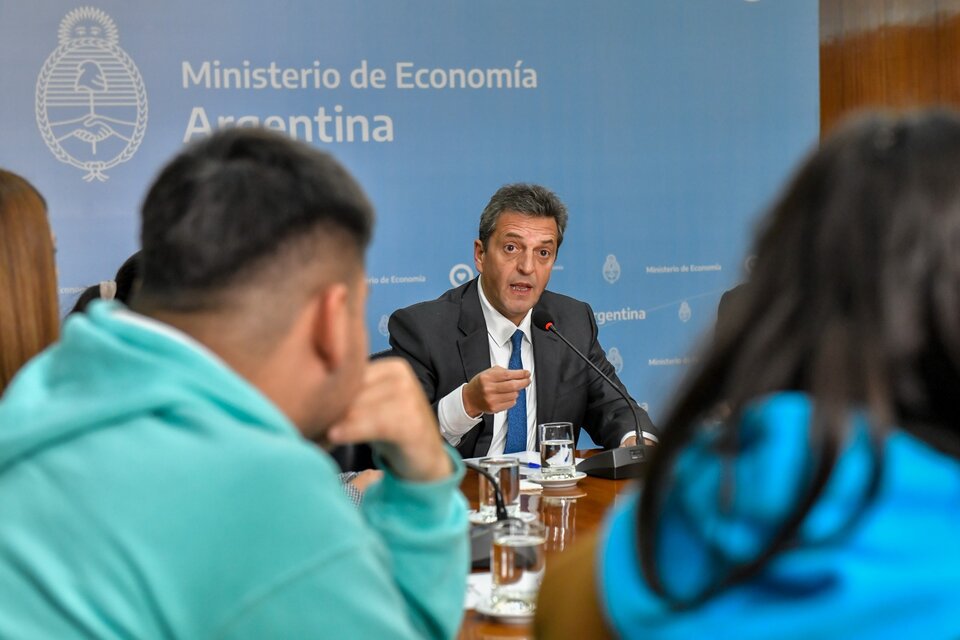 Massa dio detalles de la negociación con el FMI