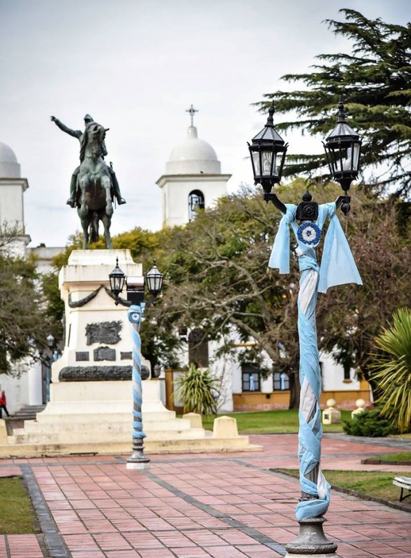 SE INVITA A TODA LA COMUNIDAD A FESTEJAR EL DÍA DE NUESTRA INDEPENDENCIA