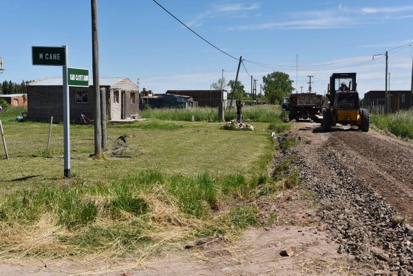 SE REALIZÓ UN IMPORTANTE OPERATIVO DE LIMPIEZA EN EL BARRIO SAN CAYETANO