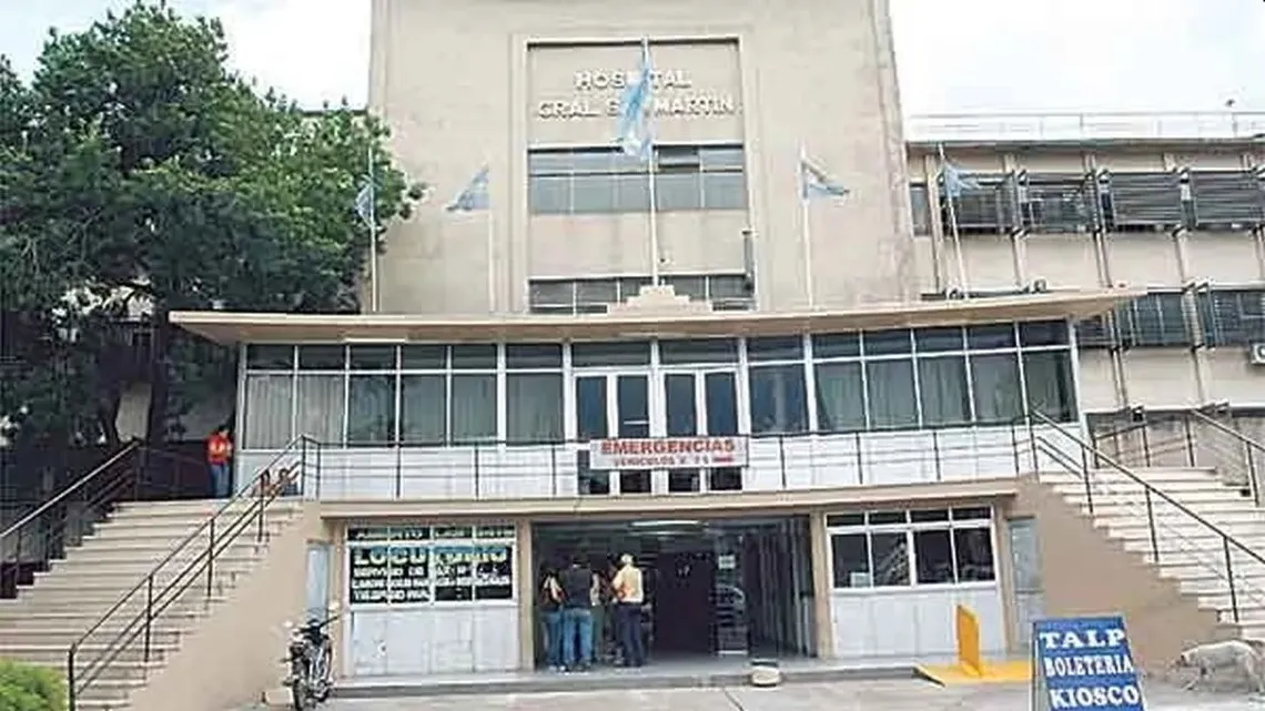 Fue al hospital por un dolor de cabeza y descubrieron que tenía un balazo