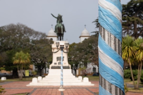 ACTO OFICIAL POR EL PASO A LA INMORTALIDAD DEL GENERAL SAN MARTÍN