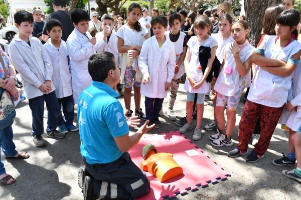 CAPACITACIÓN EN RCP Y PRIMEROS AUXILIOS EN LA SEDE DE LA ORQUESTA ESCUELA