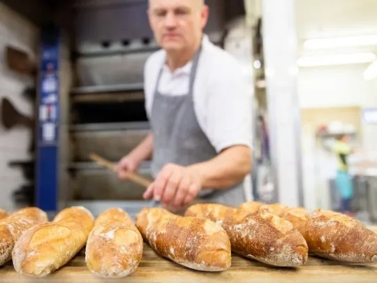 El pan aumenta un 15% y el kilo llega a $800 tras la devaluación