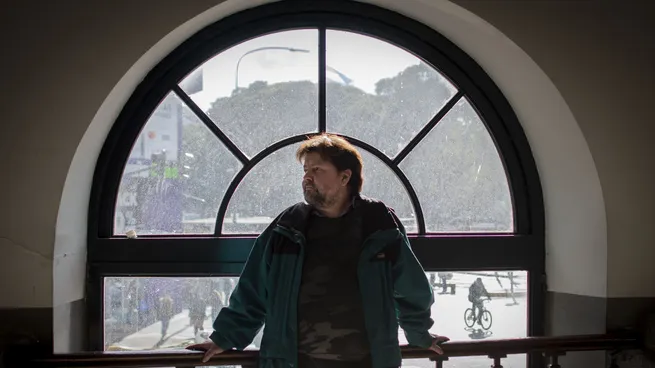 Lo agarraron, lo arrastraron y lo asfixiaron con la pierna