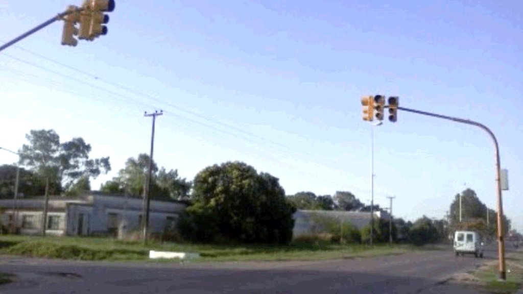 REPARACIÓN DEL SEMÁFORO DE HUDSON Y JUAN MANUEL DE ROSAS