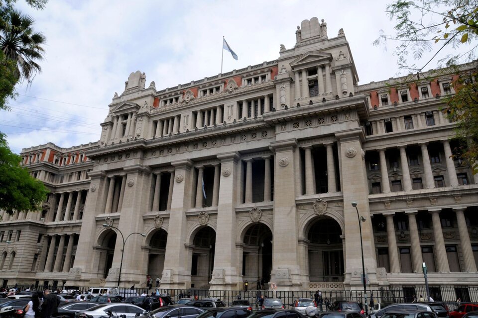 Tribunales