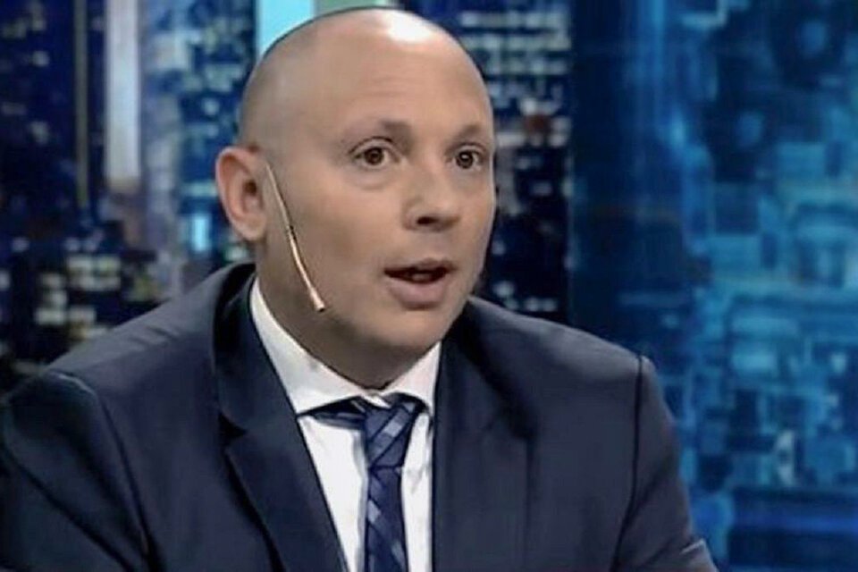 Contra Marcelo D'Alessio