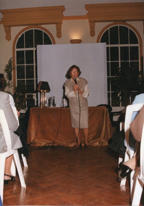 HOMENAJE A ALICIA LAHOURCADE EN EL INICIO DE LAS 8º JORNADAS DE HISTORIA DE CHASCOMÚS