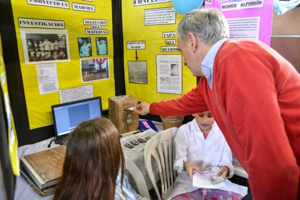 JAVIER GASTÓN, “EDUCAR ES CELEBRAR LA VIDA”