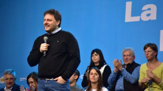 Leandro Santoro llamó