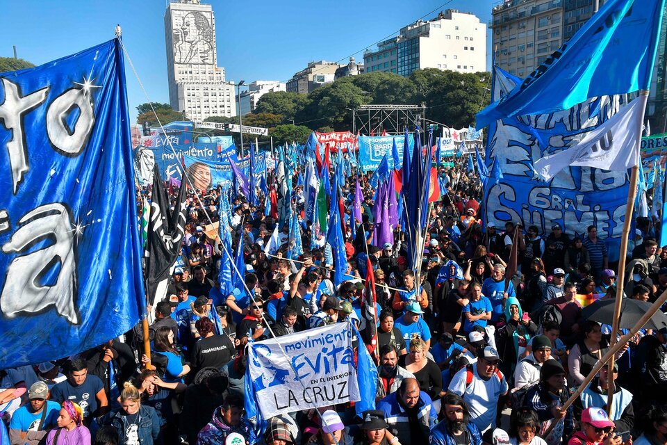 Los movimientos sociales y una muestra de apoyo a Sergio Massa