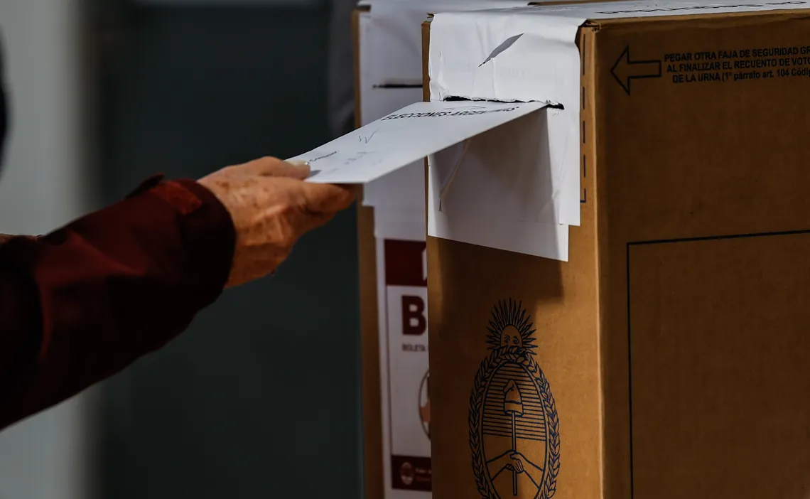 Mendoza vota gobernador