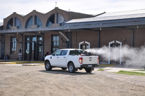 SE REALIZARON TRABAJOS DE FUMIGACIÓN EN DISTINTOS PUNTOS DE LA CIUDAD