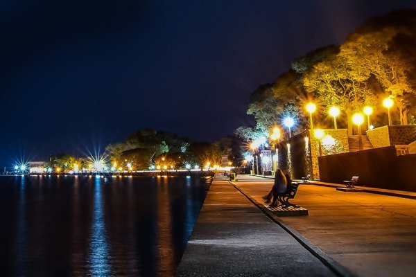 VandalizaciÓn De Luminarias En La Costanera