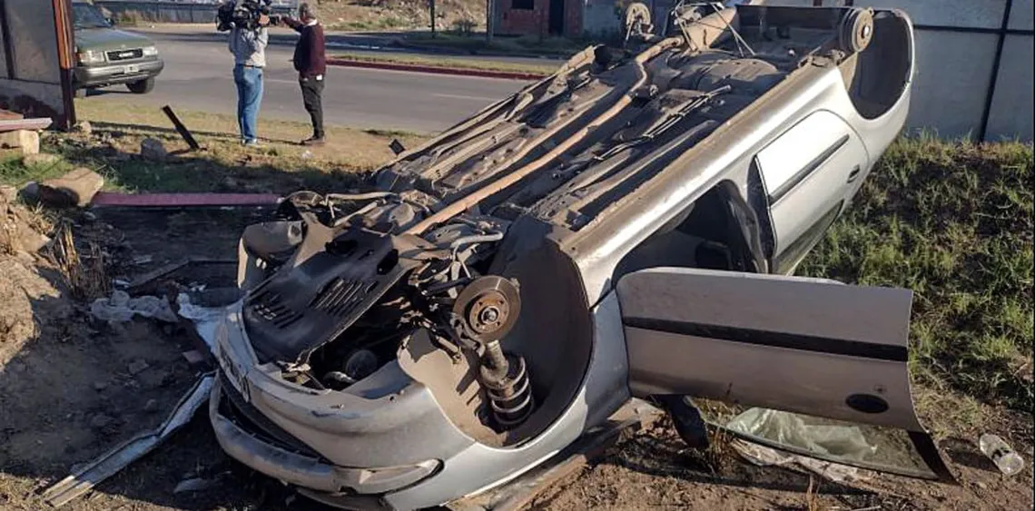 Cuatro Chicas Quedaron Atrapadas Tras Un Vuelco Y Les Robaron Todo