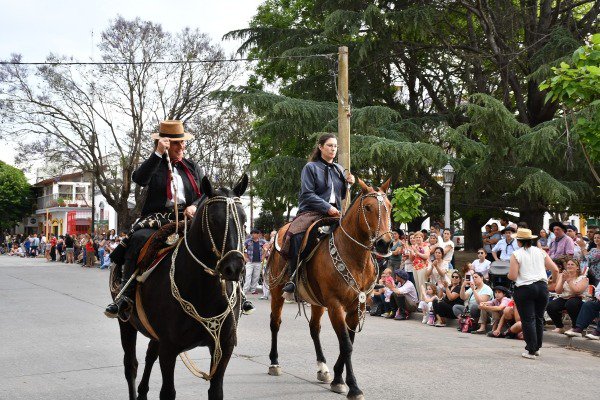 Desfile Por El DÍa De La TradiciÓn