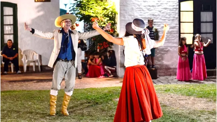 El Museo Pampeano Fue Escenario De la PeÑa FolklÓrica De La Escuela Normal