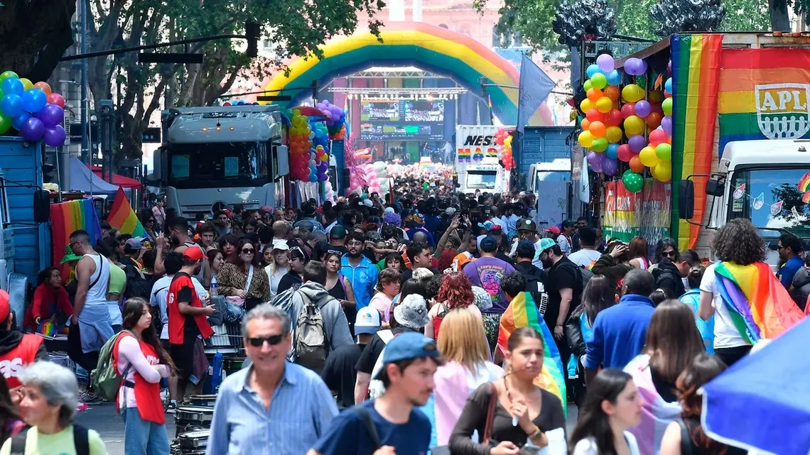 Multitudinaria Marcha Del Orgullo En Plaza De Mayo