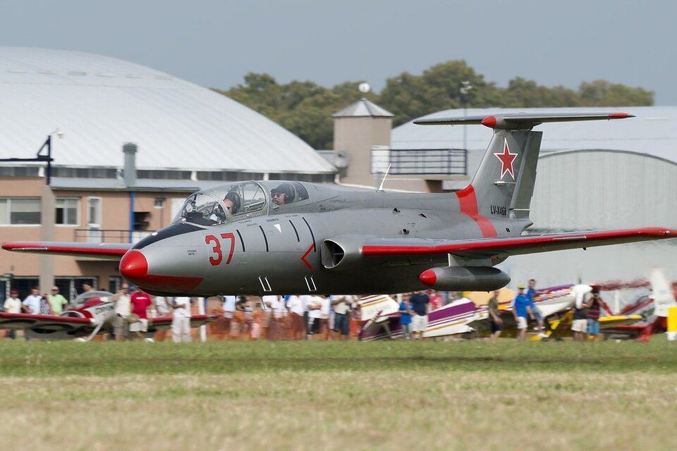 Caída Del Avión De Guerra En Villa Cañás