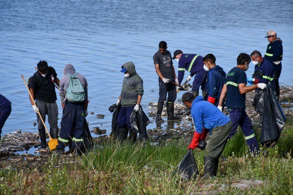 Amplio Operativo De Limpieza En La Costanera De La Laguna