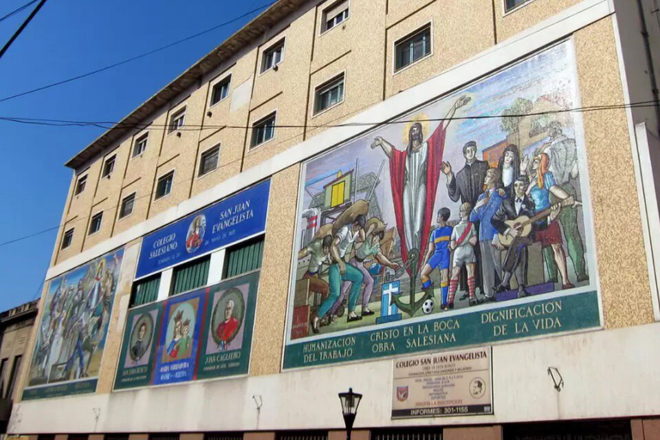 Colegio Secundario San Juan Evangelista En La Boca
