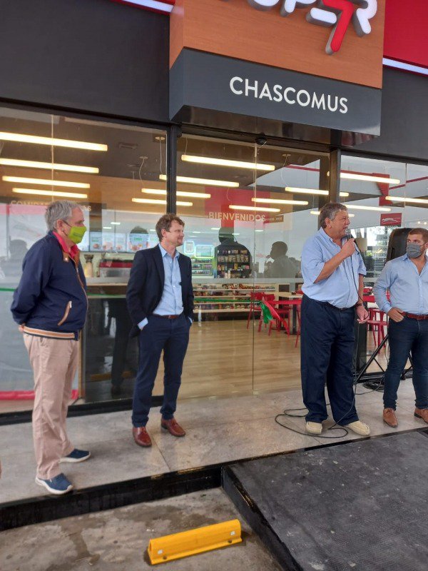 Javier GastÓn ParticipÓ De La InauguraciÓn De Un Sector De La EstaciÓn De Servicios Ypf